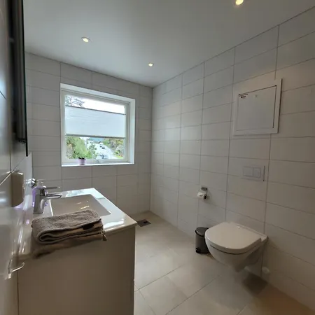 Near Bergen Modern Apartment Free Parking And Ev Power Appartamento