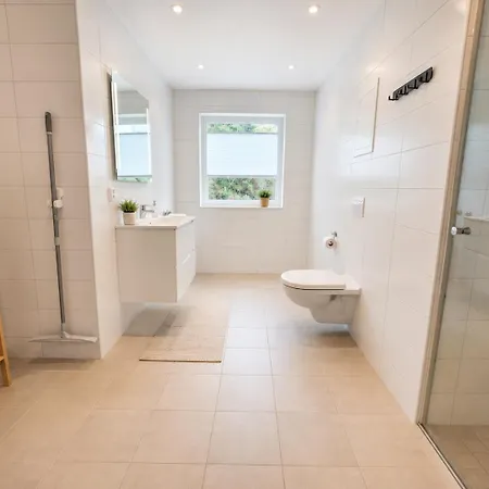 Near Bergen Modern Apartment Free Parking And Ev Power *