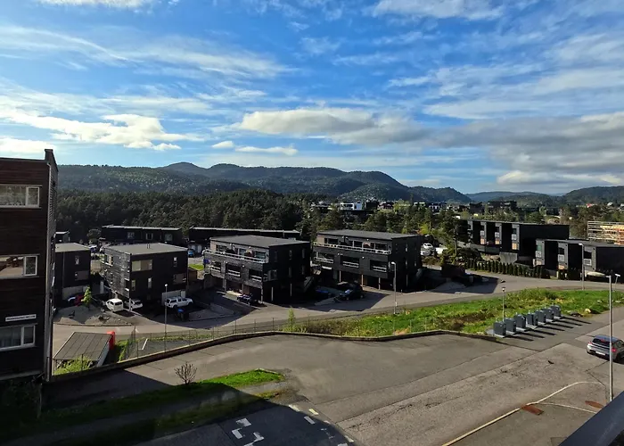 Modern Near Bergen, In & Nature Daire Softeland